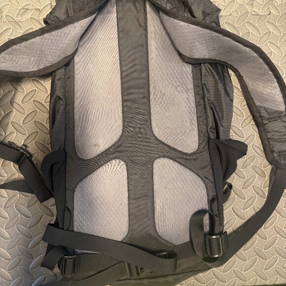 REI Co-op Flash 22 Back Pack - Picture 3 of 9